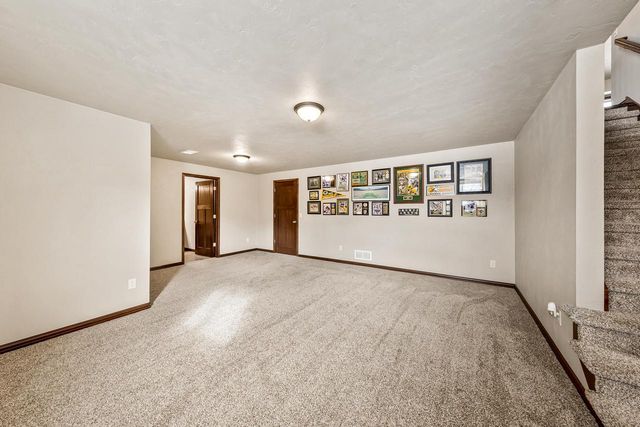 1961 W Kohl DRIVE, Appleton, WI 54913