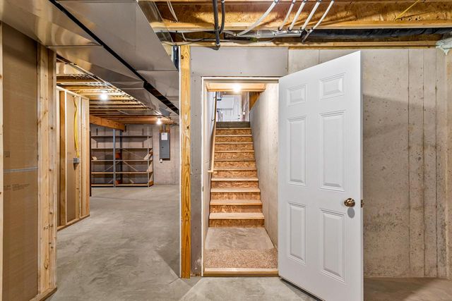 1961 W Kohl DRIVE, Appleton, WI 54913