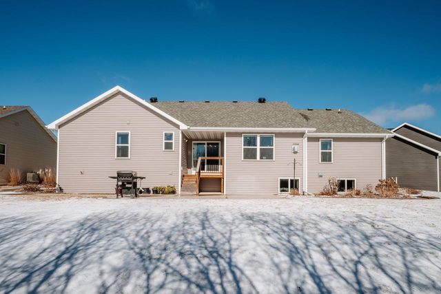 1961 W Kohl DRIVE, Appleton, WI 54913