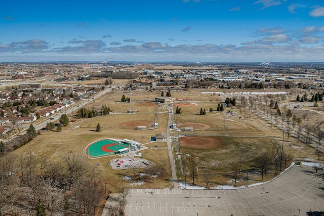 1961 W Kohl DRIVE, Appleton, WI 54913