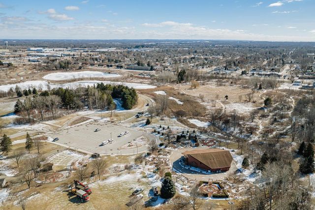 1961 W Kohl DRIVE, Appleton, WI 54913