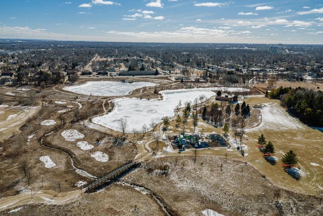 1961 W Kohl DRIVE, Appleton, WI 54913