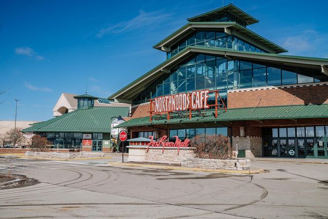 1961 W Kohl DRIVE, Appleton, WI 54913