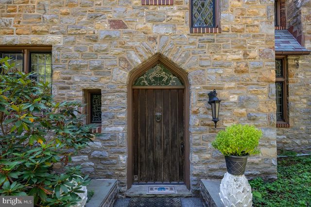 1804 BERNVILLE RD, Reading, PA 19601