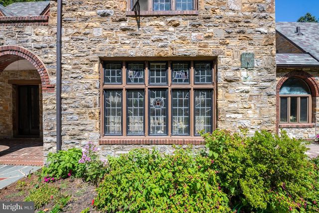 1804 BERNVILLE RD, Reading, PA 19601