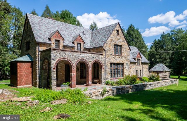 1804 BERNVILLE RD, Reading, PA 19601
