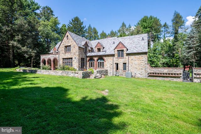 1804 BERNVILLE RD, Reading, PA 19601