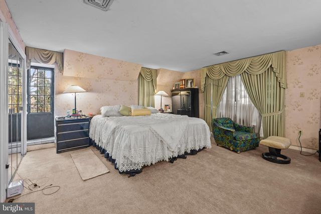 1804 BERNVILLE RD, Reading, PA 19601