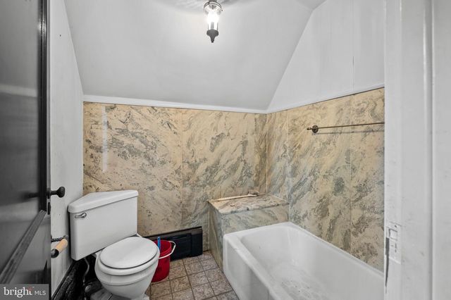 1804 BERNVILLE RD, Reading, PA 19601