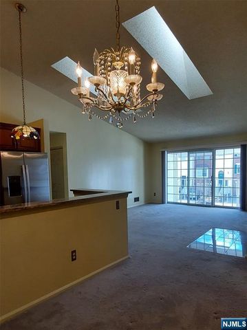 1060 Ash Drive, Mahwah, NJ 07430