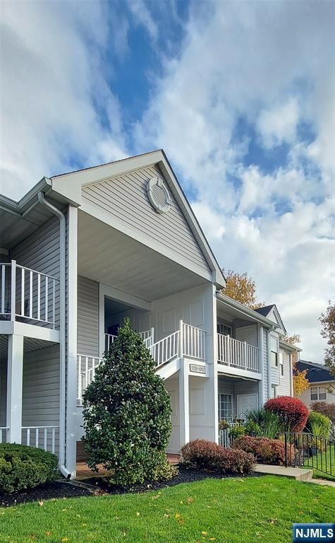 1060 Ash Drive, Mahwah, NJ 07430