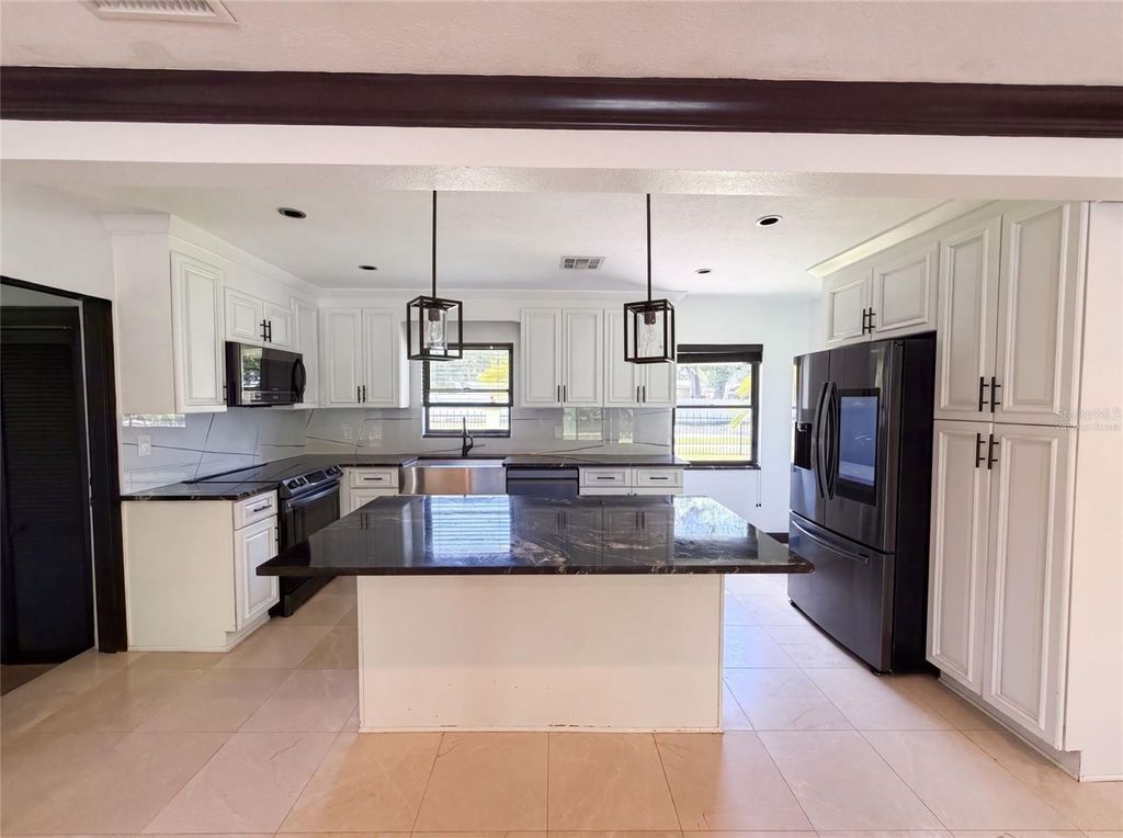 Image 2 of property listing at 1515 S WEST SHORE BOULEVARD, Tampa, FL 33629