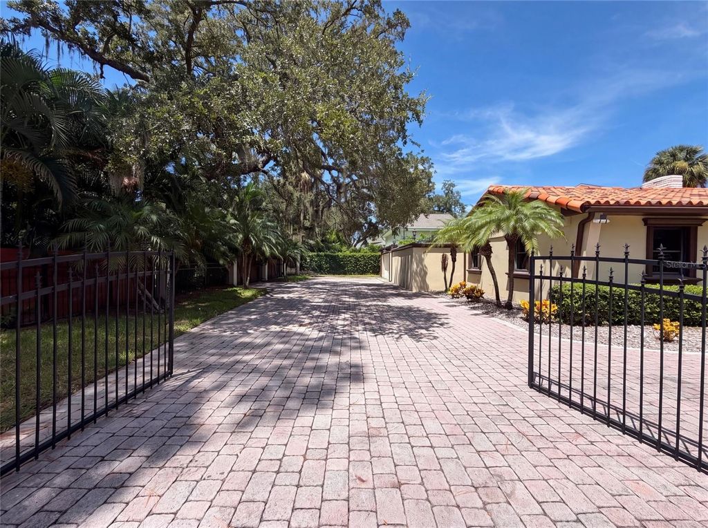 Image 19 of property listing at 1515 S WEST SHORE BOULEVARD, Tampa, FL 33629
