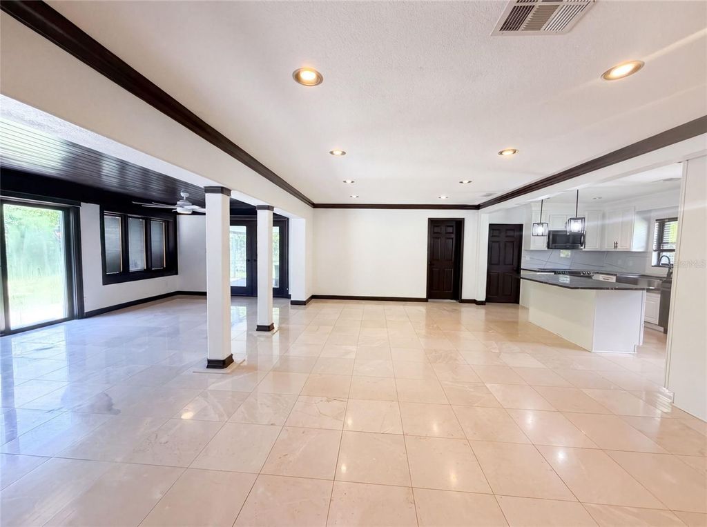 Image 3 of property listing at 1515 S WEST SHORE BOULEVARD, Tampa, FL 33629