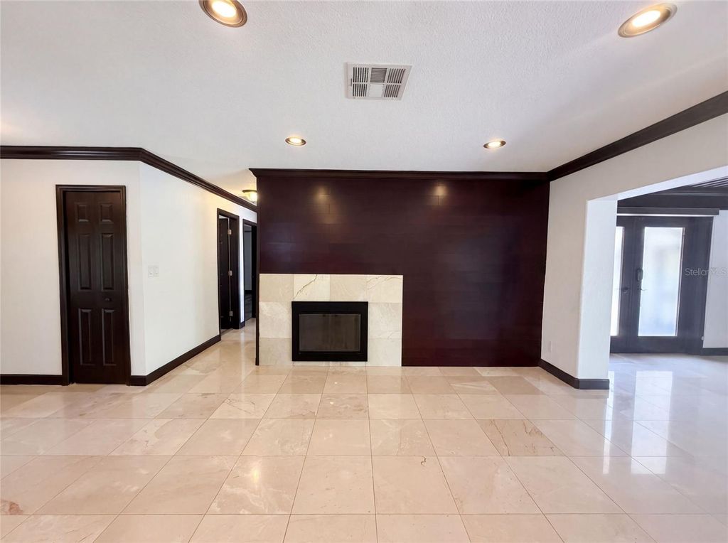 Image 10 of property listing at 1515 S WEST SHORE BOULEVARD, Tampa, FL 33629