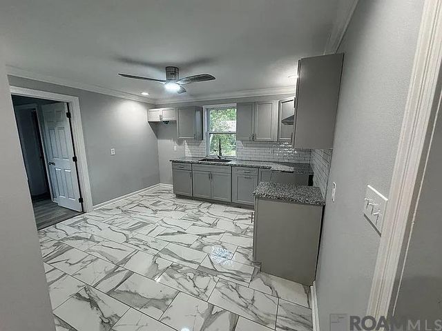 1180 N Acadian Thwy, Baton Rouge, LA 70802