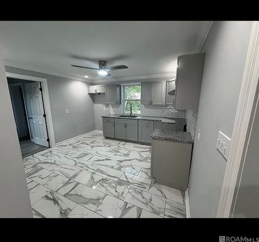 1180 N Acadian Thwy, Baton Rouge, LA 70802