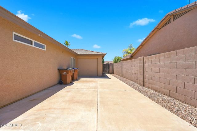 3686 E MEADOW LAND Drive, San Tan Valley, AZ 85140