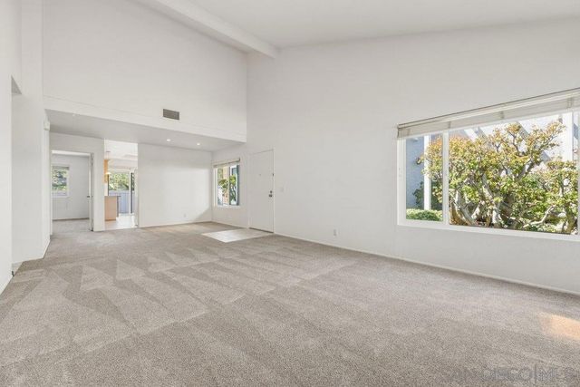 8048 Caminito Gianna, La Jolla, CA 92037