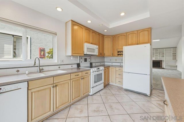 8048 Caminito Gianna, La Jolla, CA 92037