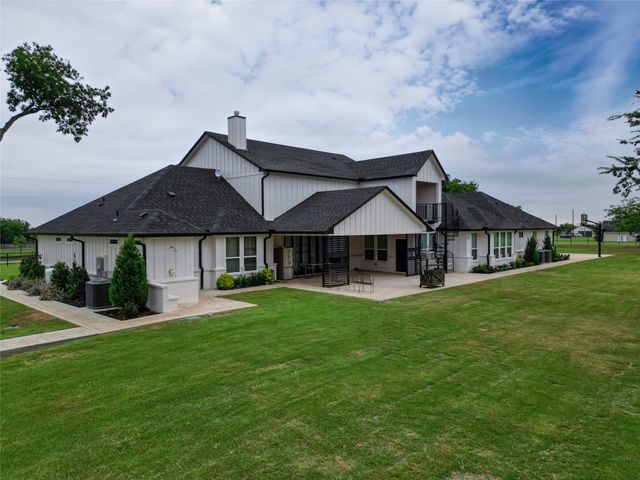 200 Corral Road, Godley, TX 76044