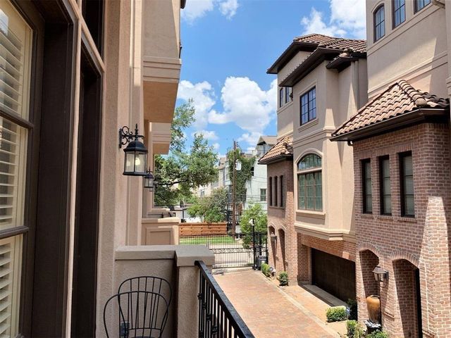 5033 La Branch Street, Houston, TX 77004