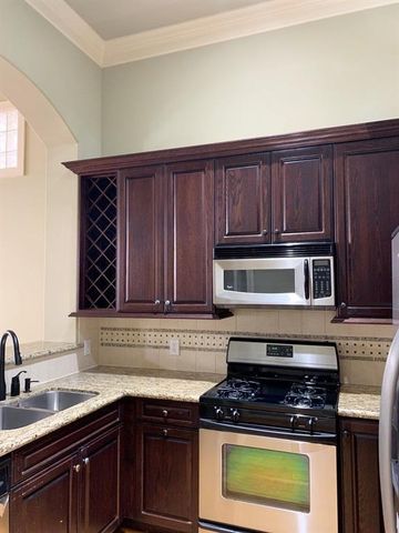 5033 La Branch Street, Houston, TX 77004