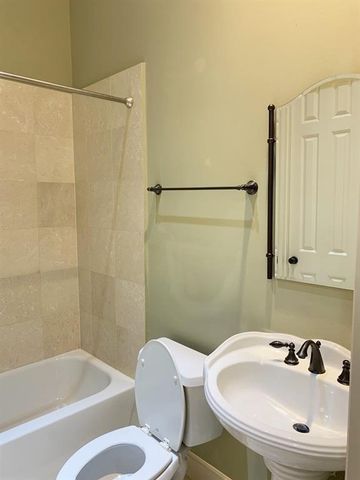 5033 La Branch Street, Houston, TX 77004