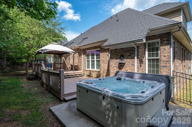 4012 Saint Andrews Court, Cramerton, NC 28032