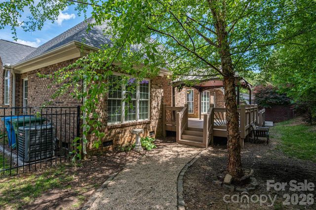 4012 Saint Andrews Court, Cramerton, NC 28032