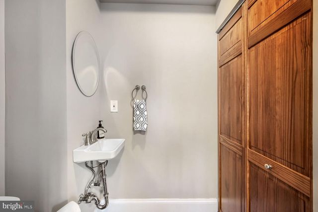 117 W HAMBURG ST, Baltimore, MD 21230
