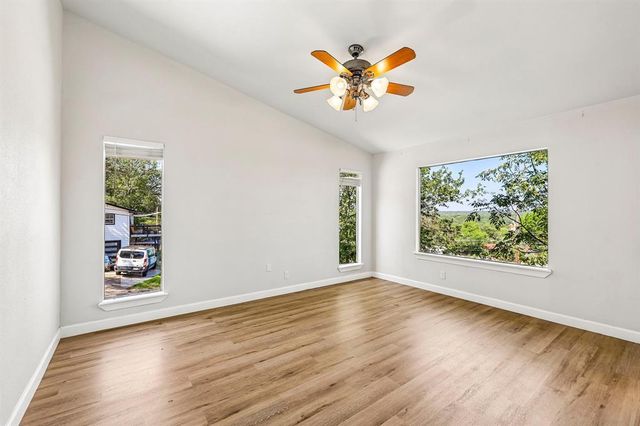 808 Dale DR, San Marcos, TX 78666