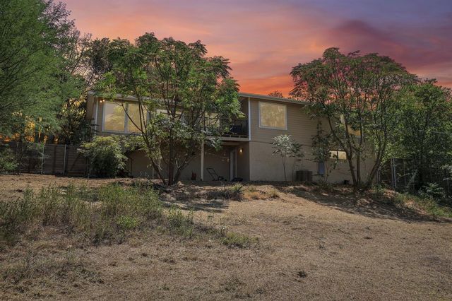 808 Dale DR, San Marcos, TX 78666