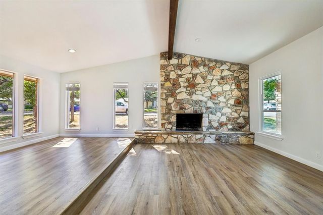 808 Dale DR, San Marcos, TX 78666