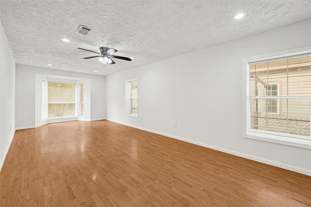 715 N 1st Street, Baytown, TX 77520
