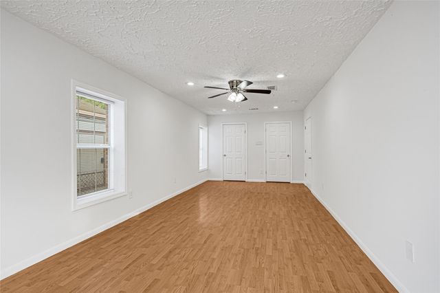 715 N 1st Street, Baytown, TX 77520