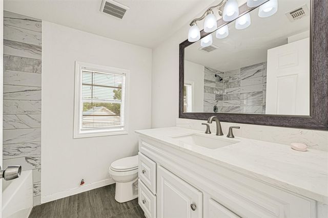 715 N 1st Street, Baytown, TX 77520