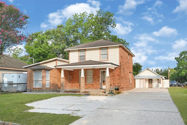 715 N 1st Street, Baytown, TX 77520
