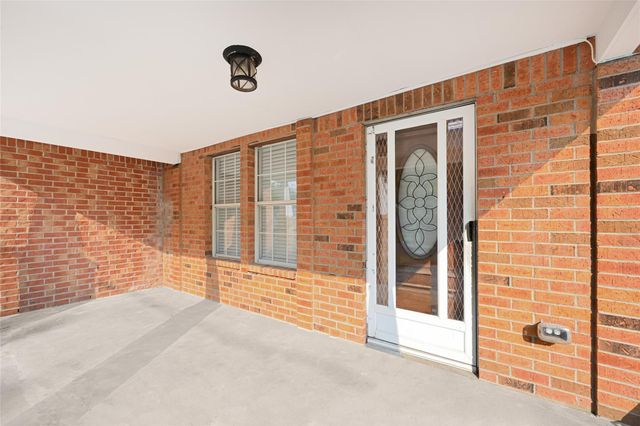 715 N 1st Street, Baytown, TX 77520