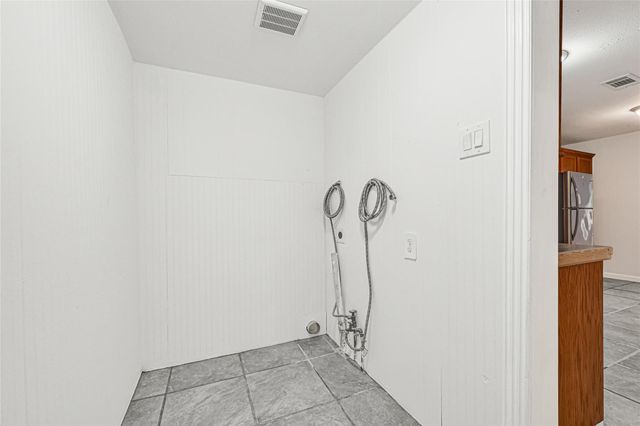 715 N 1st Street, Baytown, TX 77520