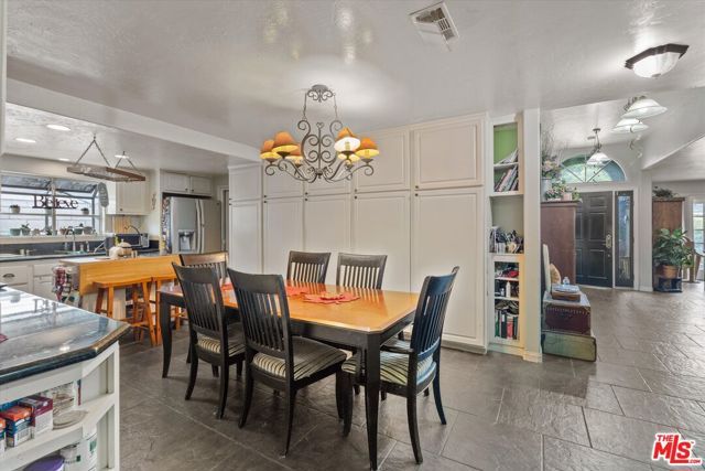 19941 Carmania Lane, Huntington Beach, CA 92646