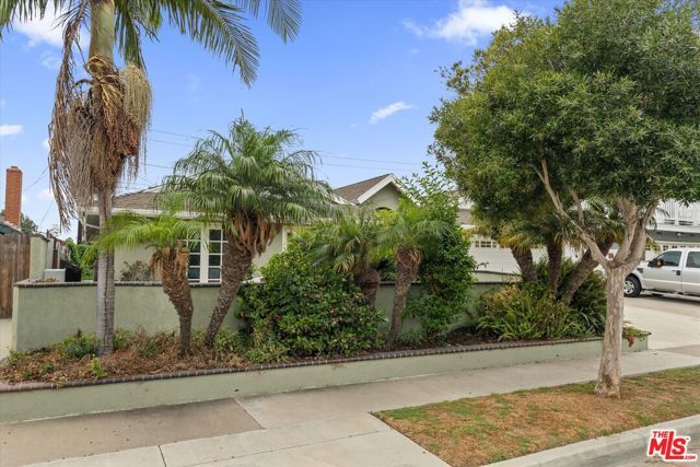 19941 Carmania Lane, Huntington Beach, CA 92646
