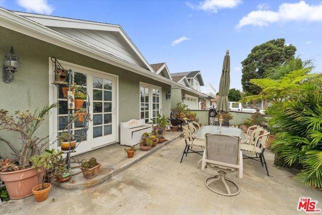 19941 Carmania Lane, Huntington Beach, CA 92646