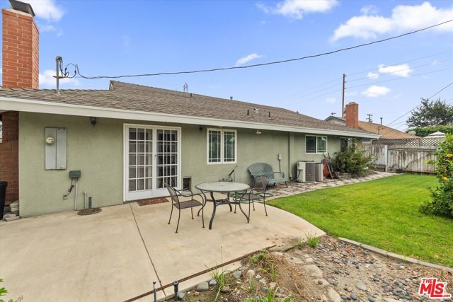 19941 Carmania Lane, Huntington Beach, CA 92646