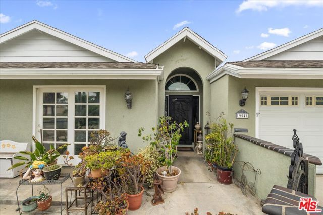 19941 Carmania Lane, Huntington Beach, CA 92646