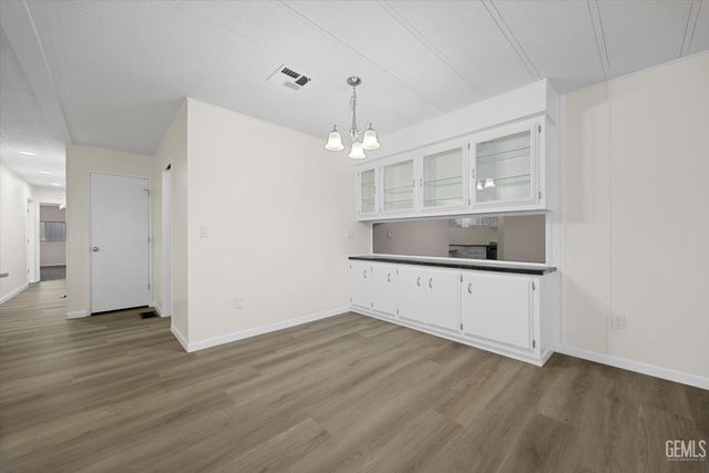 53 Cedarwood Lane, Bakersfield, CA 93308