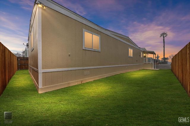 53 Cedarwood Lane, Bakersfield, CA 93308
