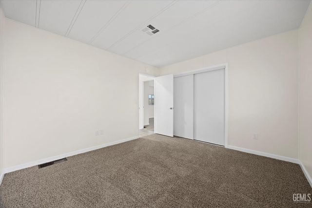 53 Cedarwood Lane, Bakersfield, CA 93308