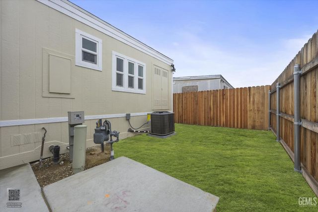 53 Cedarwood Lane, Bakersfield, CA 93308