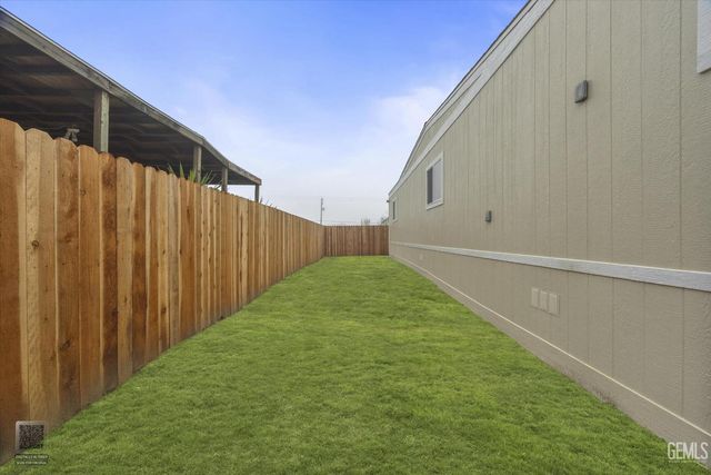 53 Cedarwood Lane, Bakersfield, CA 93308
